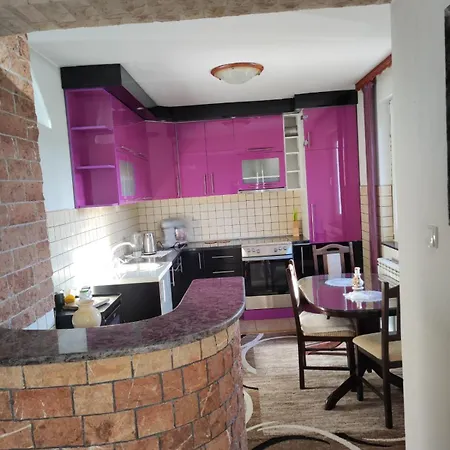 Blazuj House 2 Bedrooms Osenjace