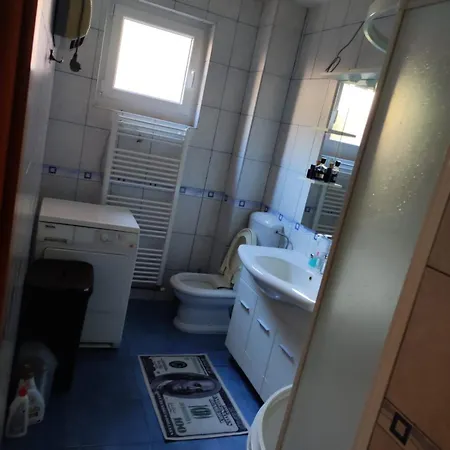 Blazuj House 2 Bedrooms 펜션 Osenjace