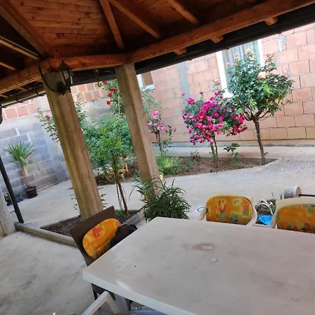 Blazuj House 2 Bedrooms 펜션