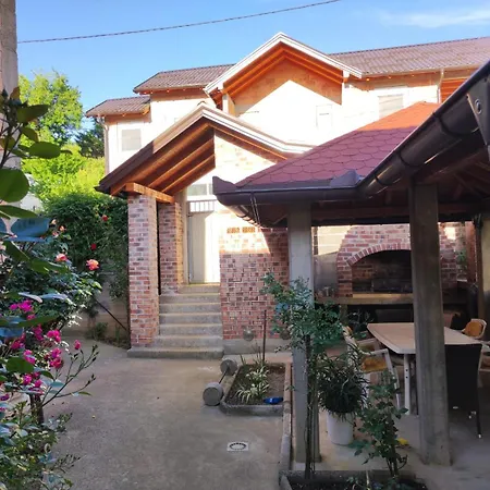 펜션 Blazuj House 2 Bedrooms *